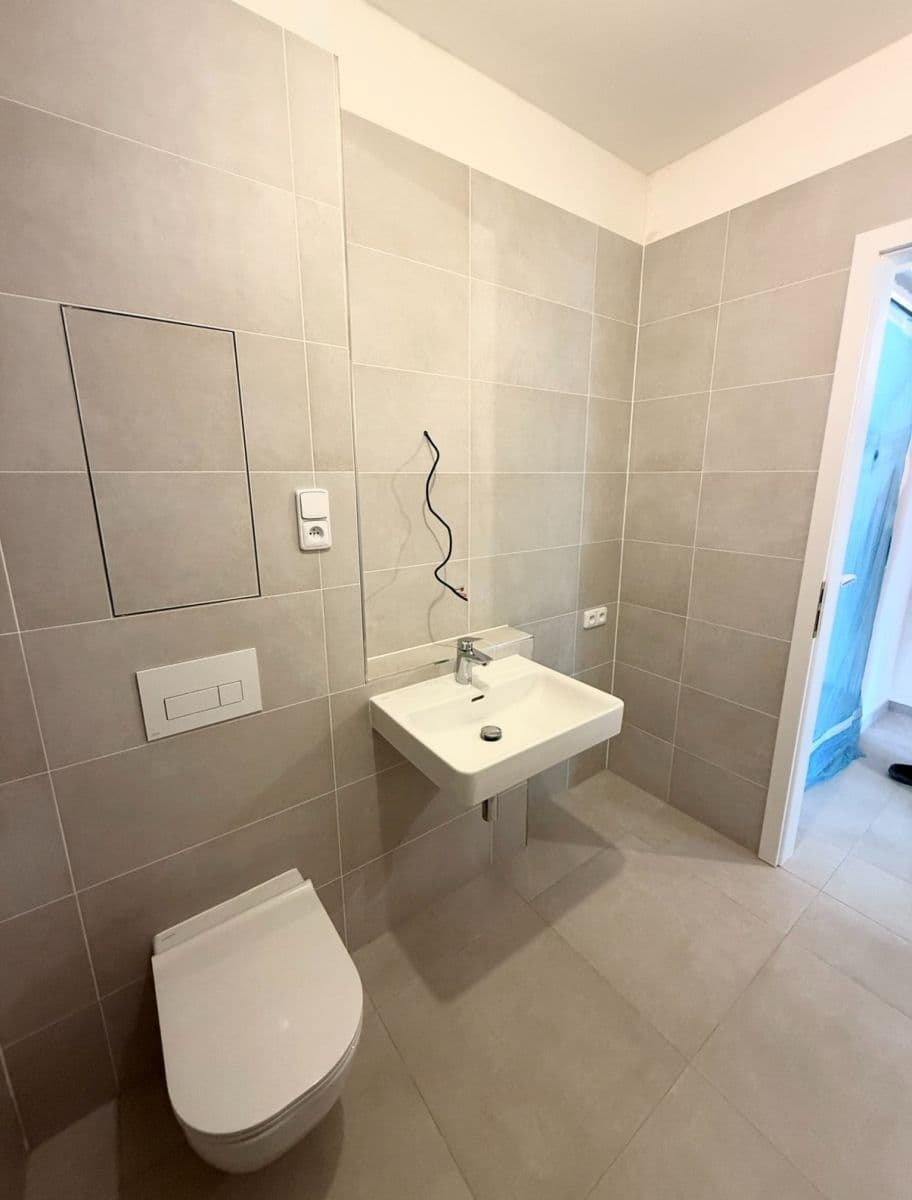 Pronájem bytu 2+kk 37 m², Nádražní, Kralupy nad Vltavou, Středočeský kraj Pronájem bytu 2+kk 37 m², Nádražní, Kralupy nad Vltavou, Středočeský kraj