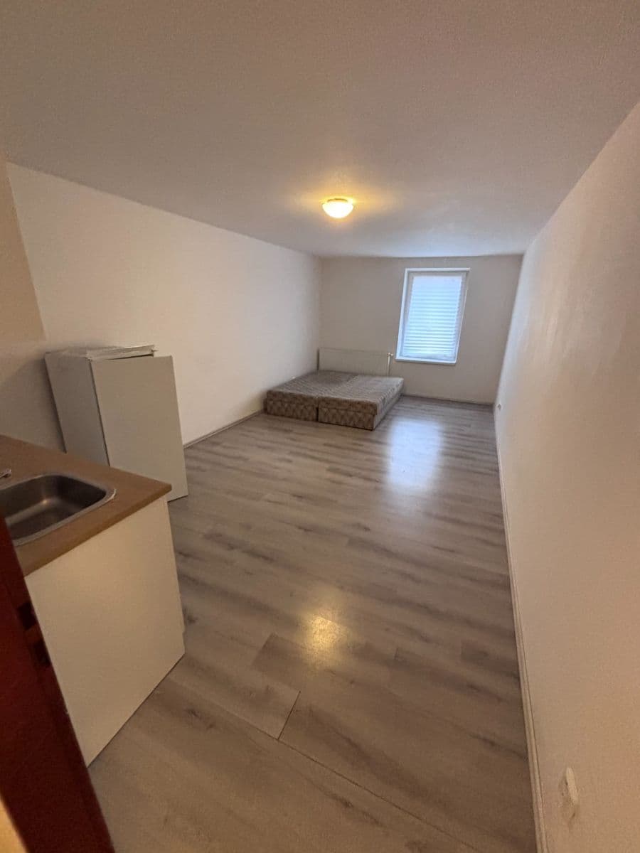 Pronájem bytu 1+kk 30 m², Kladenská, Praha, Praha Pronájem bytu 1+kk 30 m², Kladenská, Praha, Praha