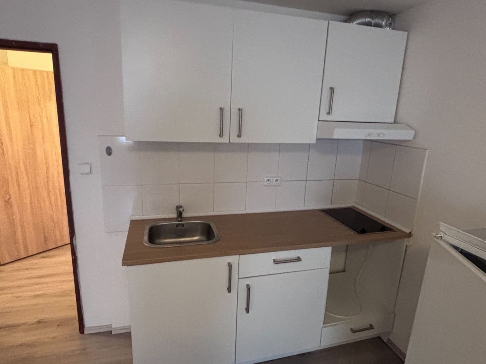 Pronájem bytu 1+kk 30 m², Kladenská, Praha, Praha Pronájem bytu 1+kk 30 m², Kladenská, Praha, Praha