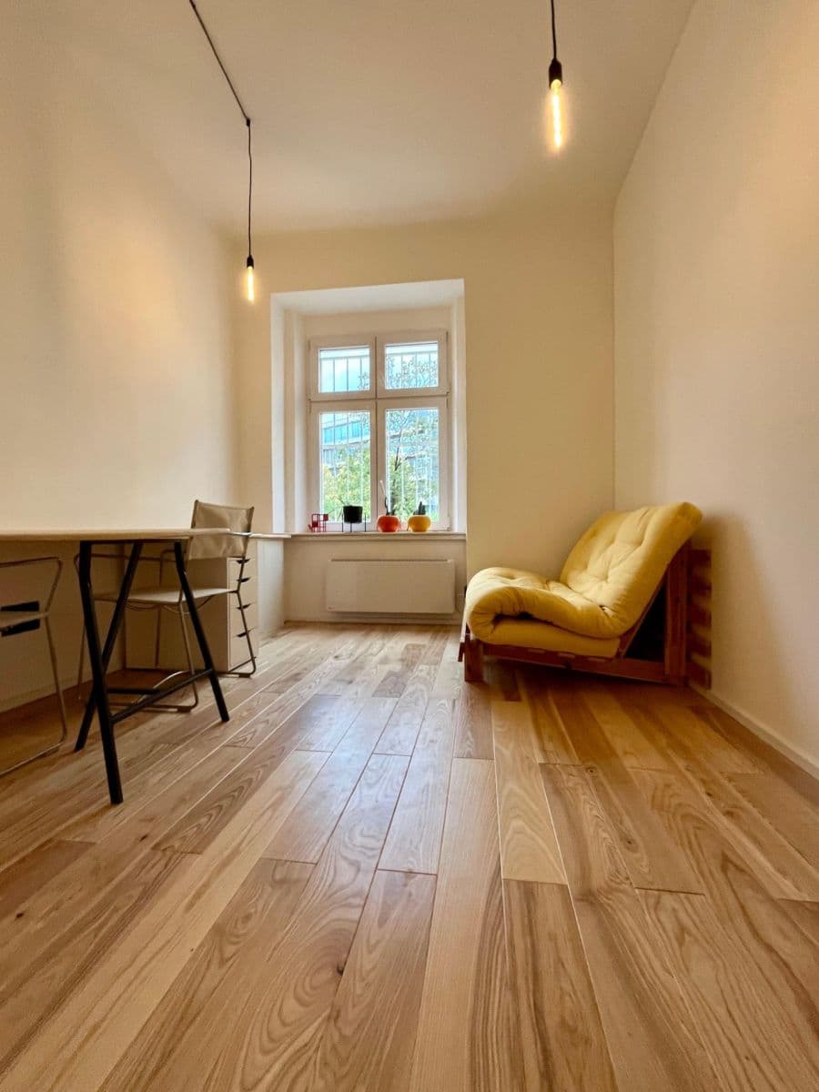 Pronájem bytu 1+kk 20 m², U Uranie, Praha, Praha Pronájem bytu 1+kk 20 m², U Uranie, Praha, Praha