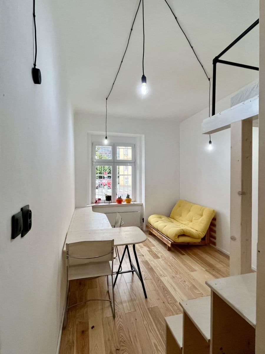 Pronájem bytu 1+kk 20 m², U Uranie, Praha, Praha Pronájem bytu 1+kk 20 m², U Uranie, Praha, Praha