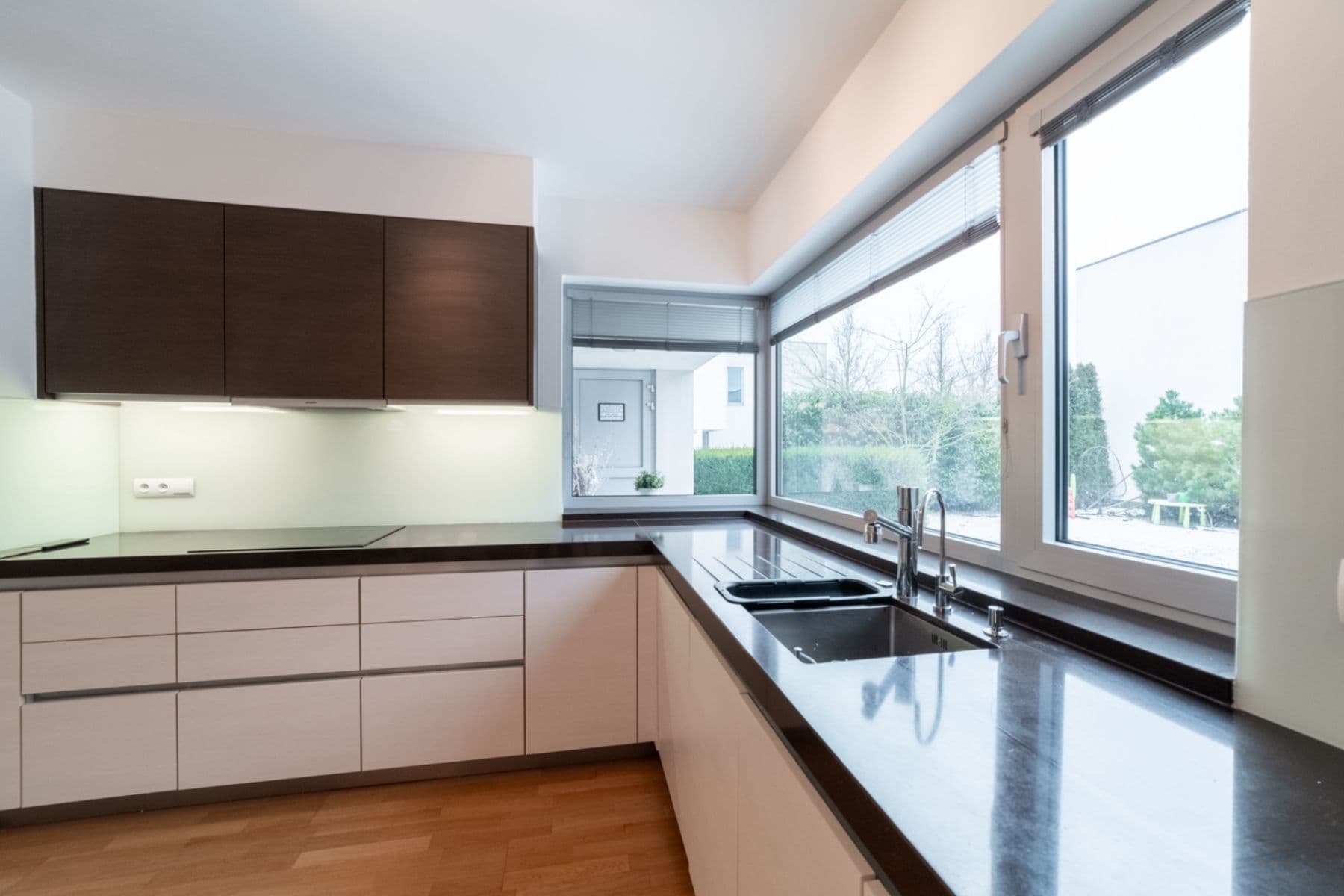 Prodej domu 139 m², pozemek 337 m², Terasy IV, Unhošť, Středočeský kraj Prodej domu 139 m², pozemek 337 m², Terasy IV, Unhošť, Středočeský kraj