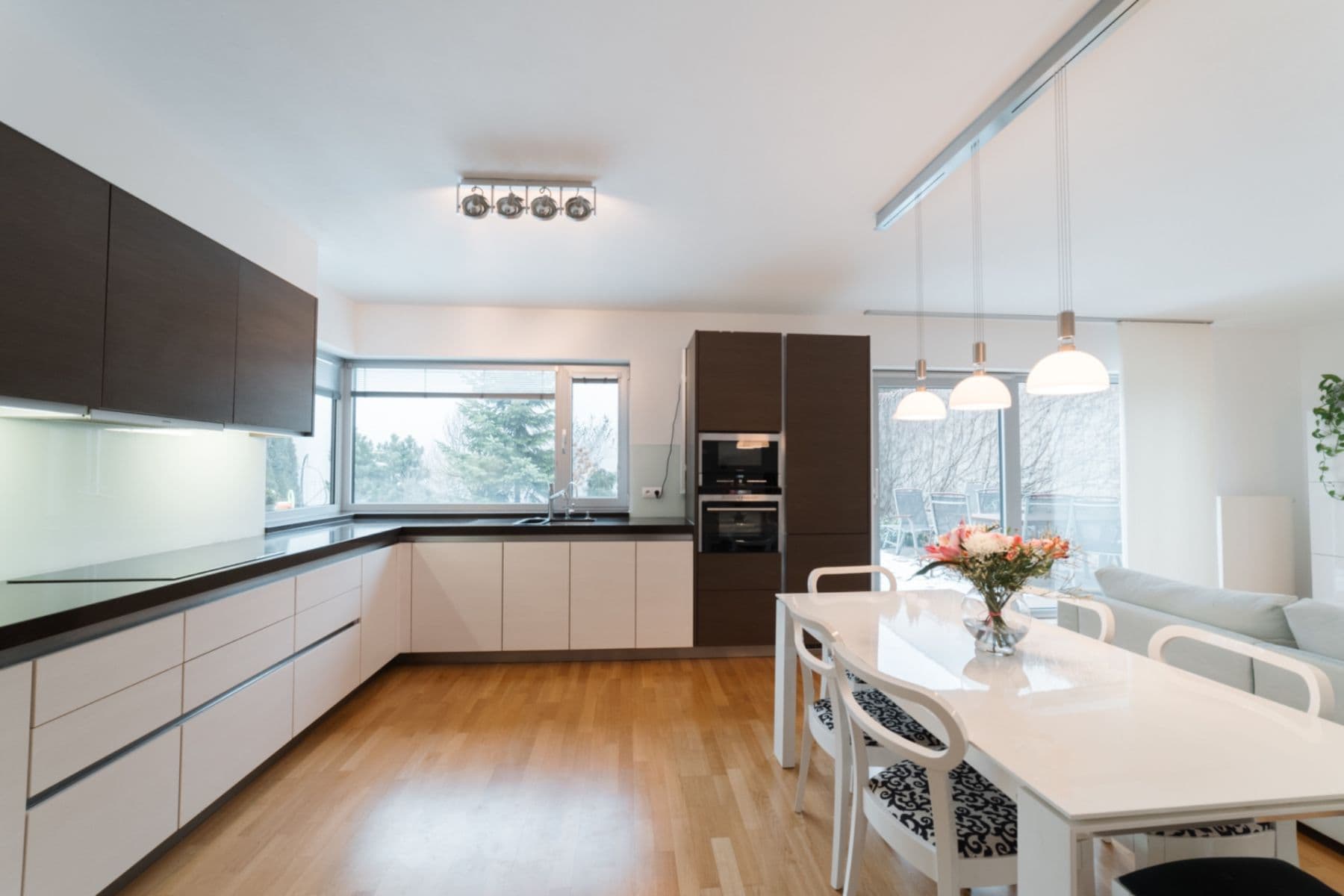 Prodej domu 139 m², pozemek 337 m², Terasy IV, Unhošť, Středočeský kraj Prodej domu 139 m², pozemek 337 m², Terasy IV, Unhošť, Středočeský kraj