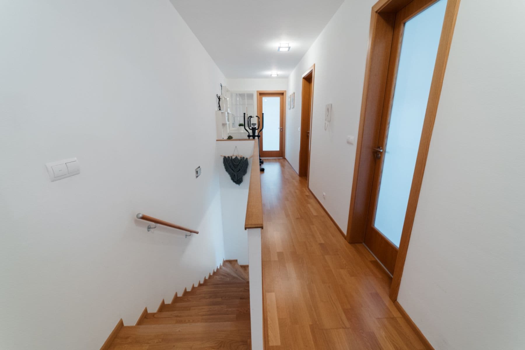Prodej domu 139 m², pozemek 337 m², Terasy IV, Unhošť, Středočeský kraj Prodej domu 139 m², pozemek 337 m², Terasy IV, Unhošť, Středočeský kraj