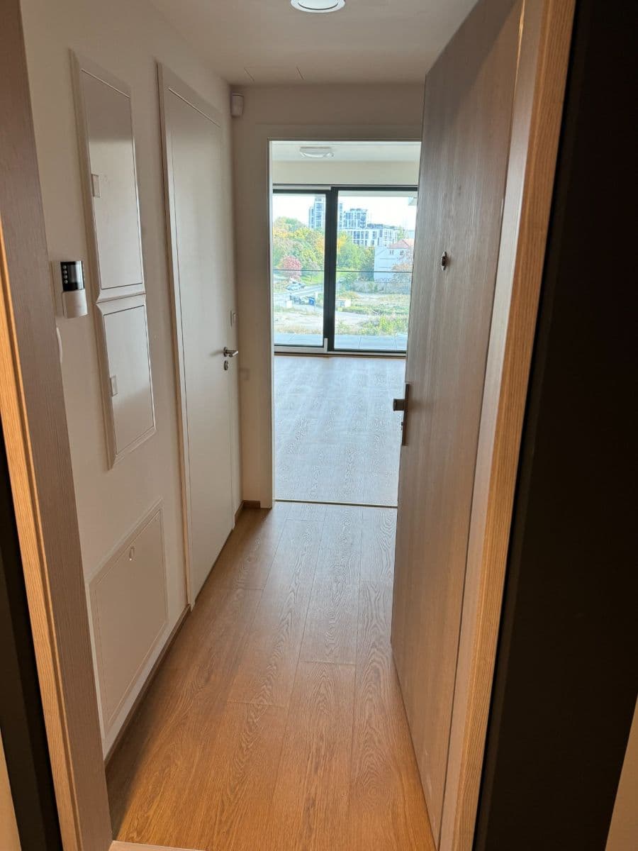 Pronájem bytu 1+kk 35 m², Šrámkové, Praha, Praha Pronájem bytu 1+kk 35 m², Šrámkové, Praha, Praha