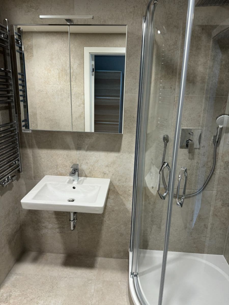 Pronájem bytu 1+kk 35 m², Šrámkové, Praha, Praha Pronájem bytu 1+kk 35 m², Šrámkové, Praha, Praha