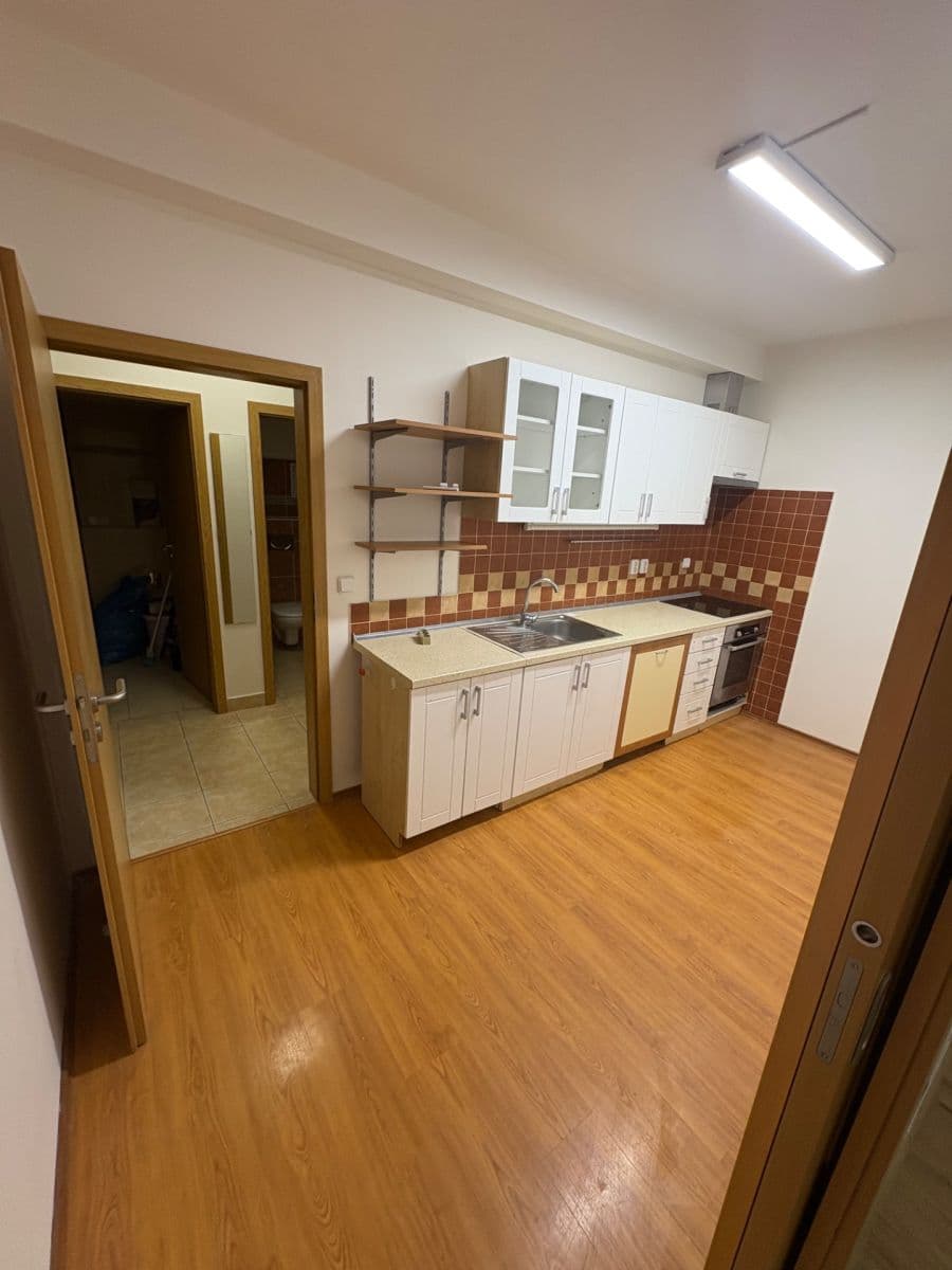Pronájem bytu 2+kk 65 m², Vyšehořovická, Nehvizdy, Středočeský kraj Pronájem bytu 2+kk 65 m², Vyšehořovická, Nehvizdy, Středočeský kraj