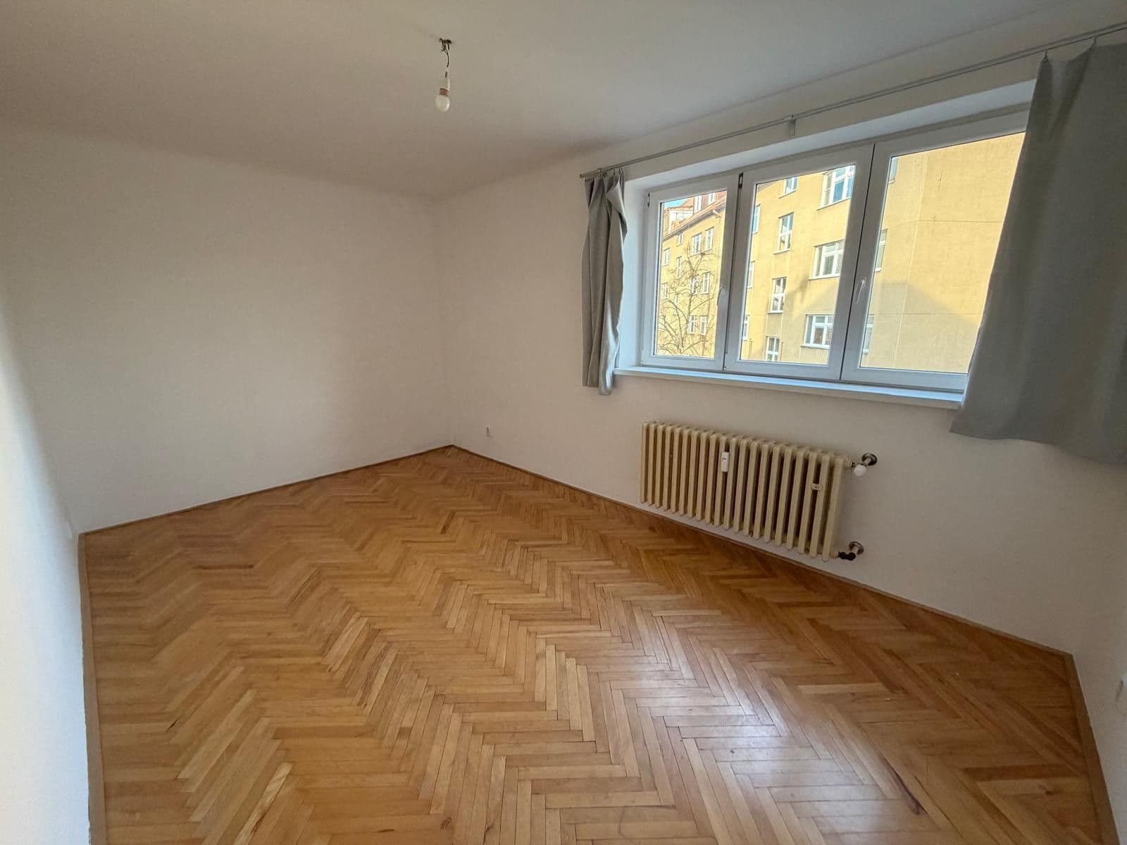 Pronájem bytu 2+1 65 m², Novorossijská, Praha, Praha Pronájem bytu 2+1 65 m², Novorossijská, Praha, Praha