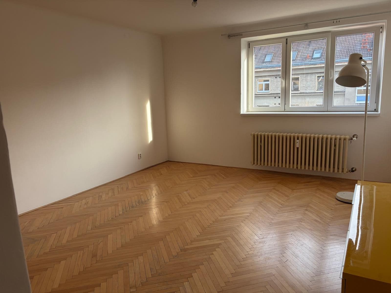 Pronájem bytu 2+1 65 m², Novorossijská, Praha, Praha Pronájem bytu 2+1 65 m², Novorossijská, Praha, Praha