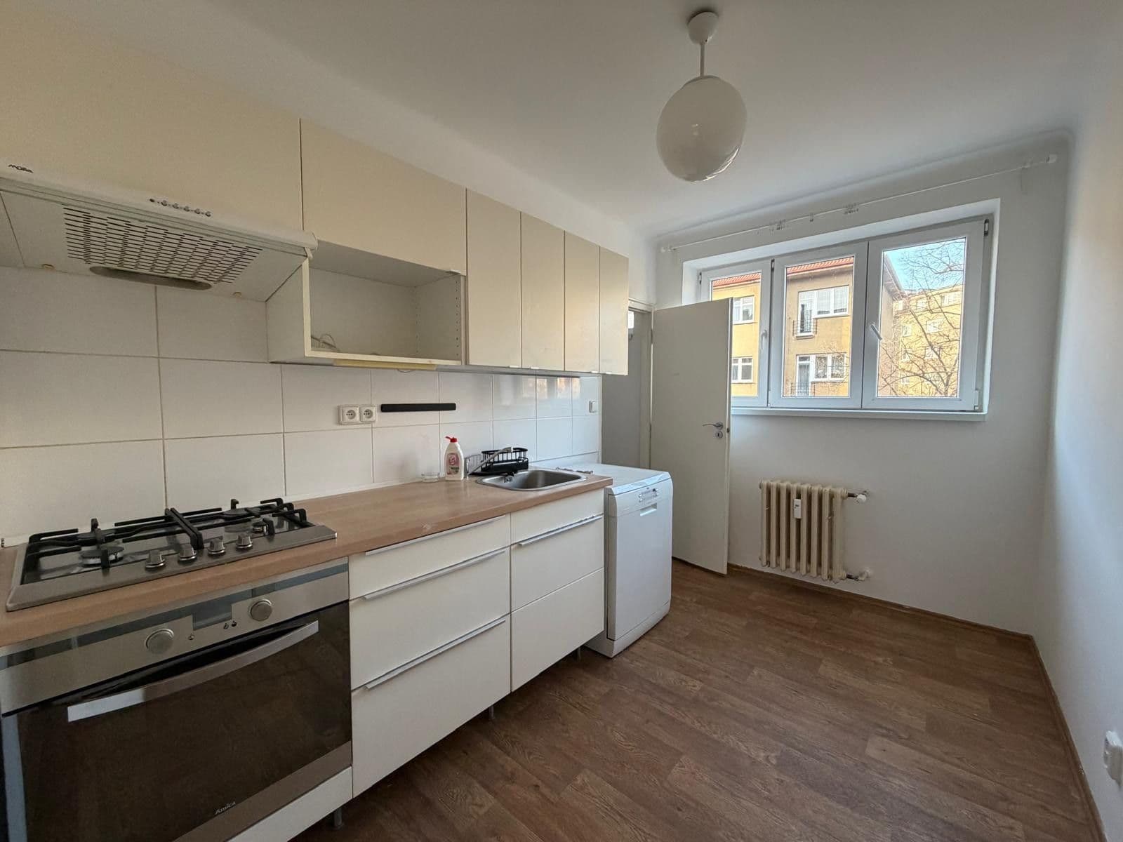 Pronájem bytu 2+1 65 m², Novorossijská, Praha, Praha Pronájem bytu 2+1 65 m², Novorossijská, Praha, Praha