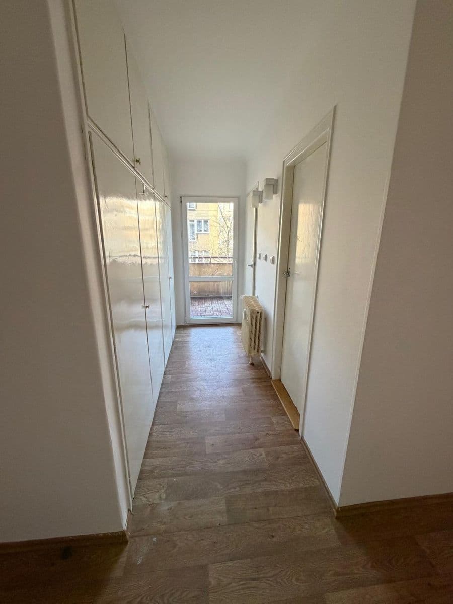 Pronájem bytu 2+1 65 m², Novorossijská, Praha, Praha Pronájem bytu 2+1 65 m², Novorossijská, Praha, Praha
