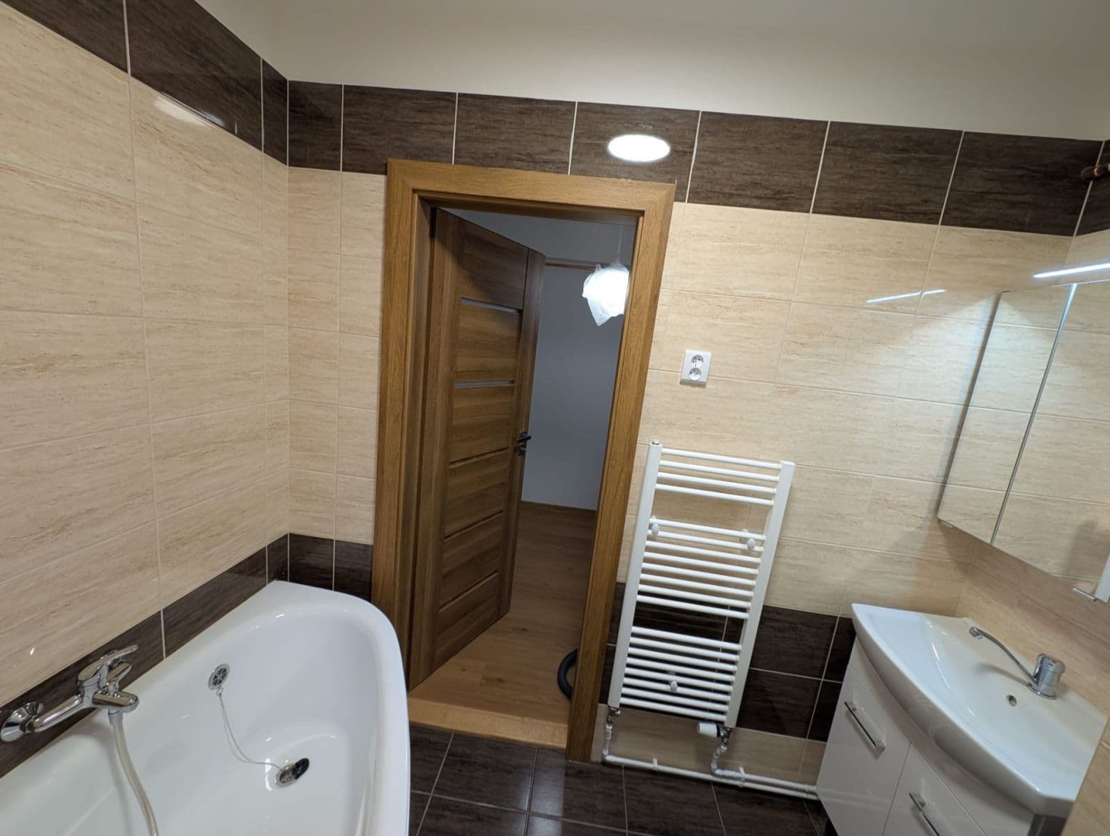 Pronájem bytu 2+1 69 m², U Třetí baterie, Praha, Praha Pronájem bytu 2+1 69 m², U Třetí baterie, Praha, Praha