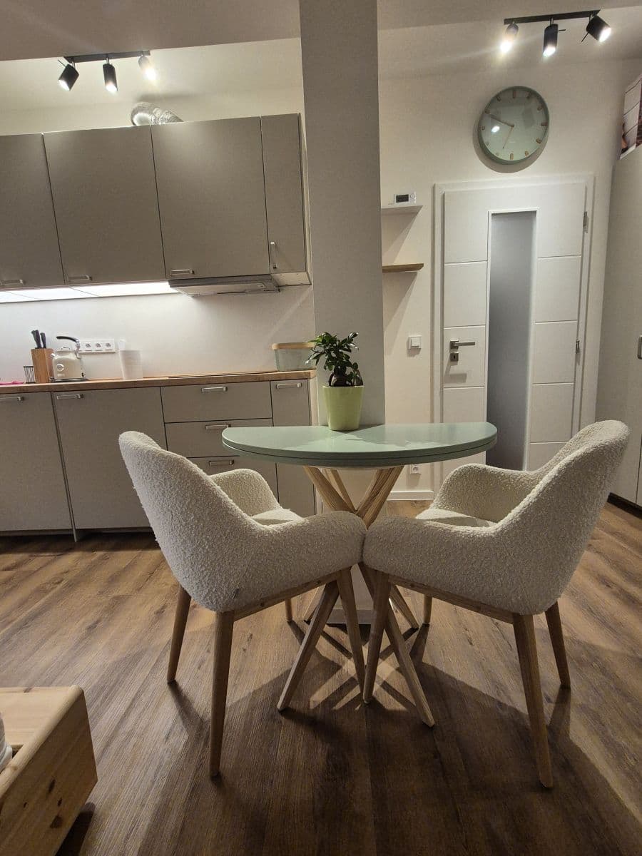 Pronájem bytu 30 m², Na mokřině, Praha, Praha Pronájem bytu 30 m², Na mokřině, Praha, Praha