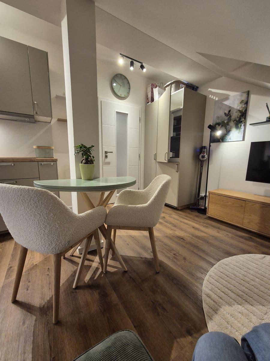 Pronájem bytu 30 m², Na mokřině, Praha, Praha Pronájem bytu 30 m², Na mokřině, Praha, Praha