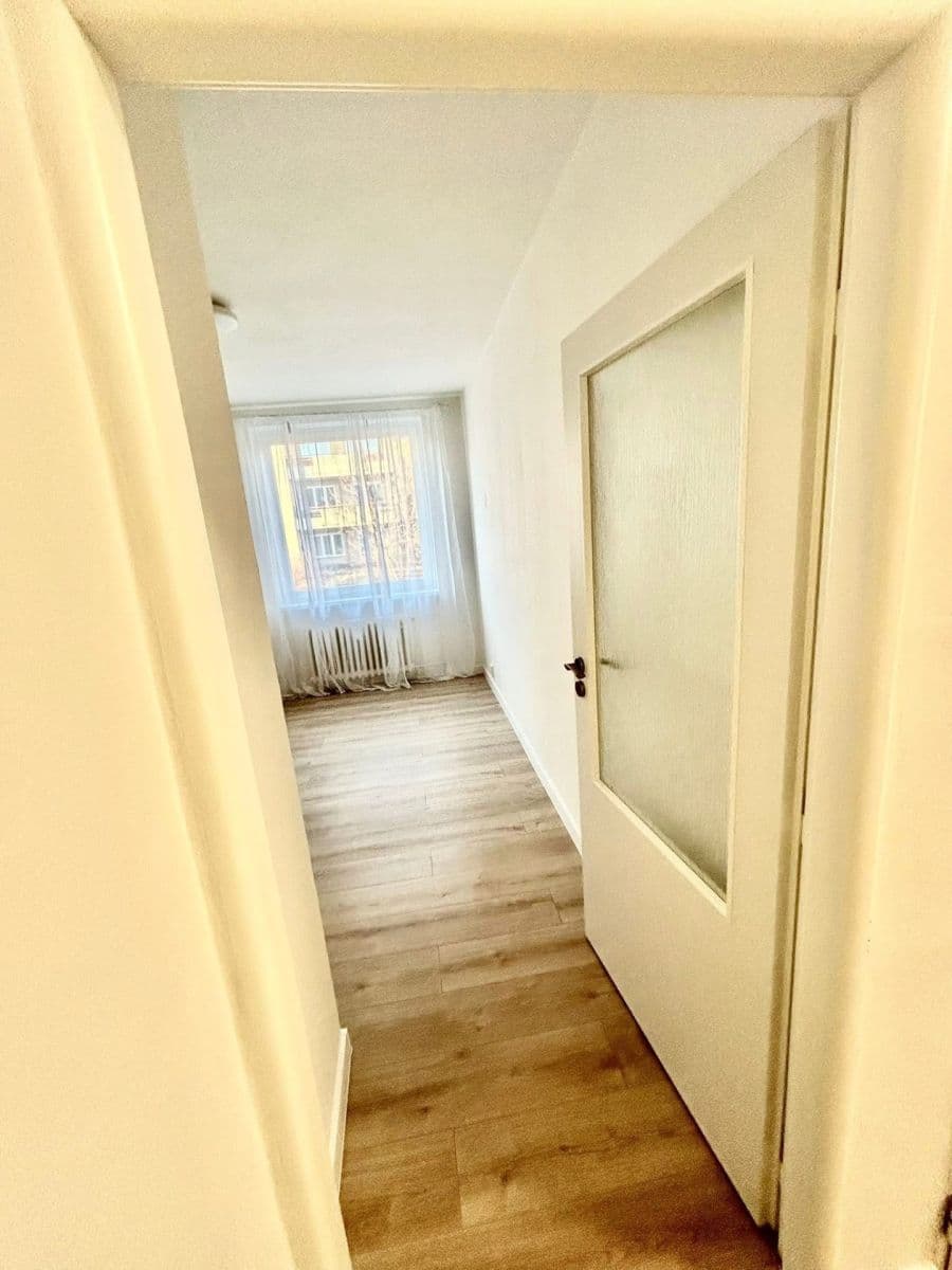Pronájem bytu 2+1 79 m², Pod Vrstevnicí, Praha, Praha Pronájem bytu 2+1 79 m², Pod Vrstevnicí, Praha, Praha