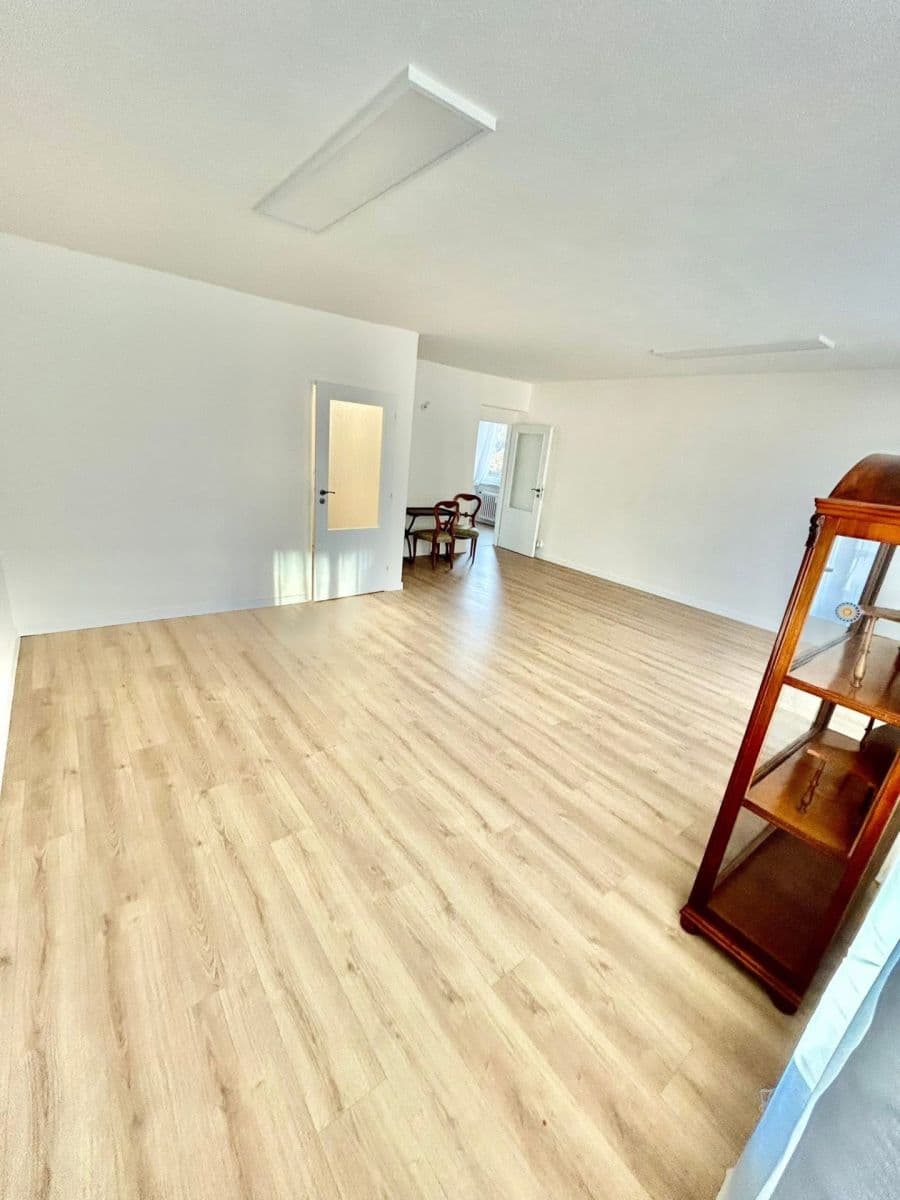 Pronájem bytu 2+1 79 m², Pod Vrstevnicí, Praha, Praha Pronájem bytu 2+1 79 m², Pod Vrstevnicí, Praha, Praha