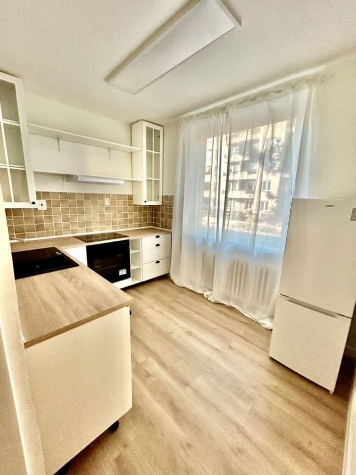 Pronájem bytu 2+1 79 m², Pod Vrstevnicí, Praha, Praha Pronájem bytu 2+1 79 m², Pod Vrstevnicí, Praha, Praha