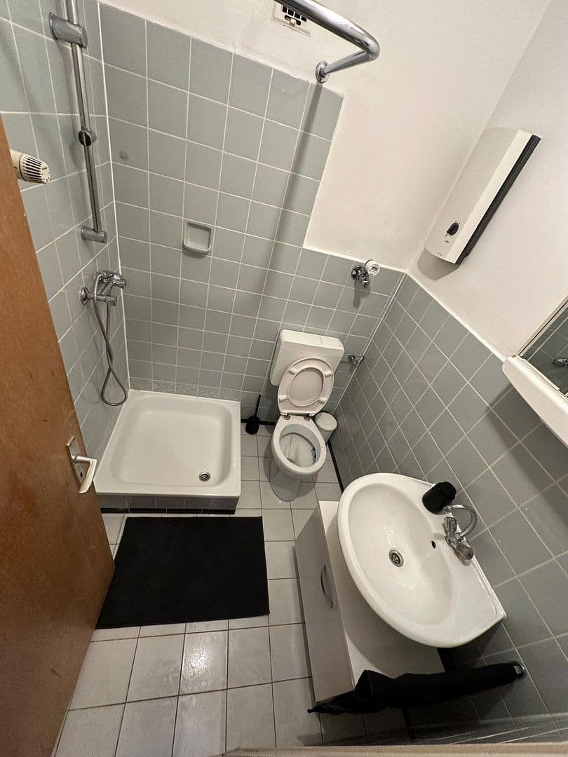 Pronájem bytu 1+1 30 m², Langer Weg 1, Eschborn, Hessen Pronájem bytu 1+1 30 m², Langer Weg 1, Eschborn, Hessen