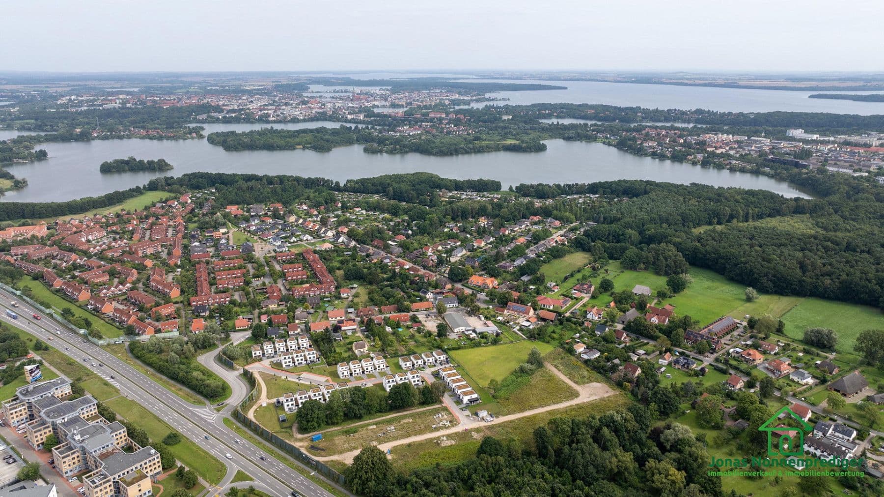 Prodej domu 144 m², pozemek 337 m², Kühls Acker 18, Schwerin, Mecklenburg-Vorpommern Prodej domu 144 m², pozemek 337 m², Kühls Acker 18, Schwerin, Mecklenburg-Vorpommern