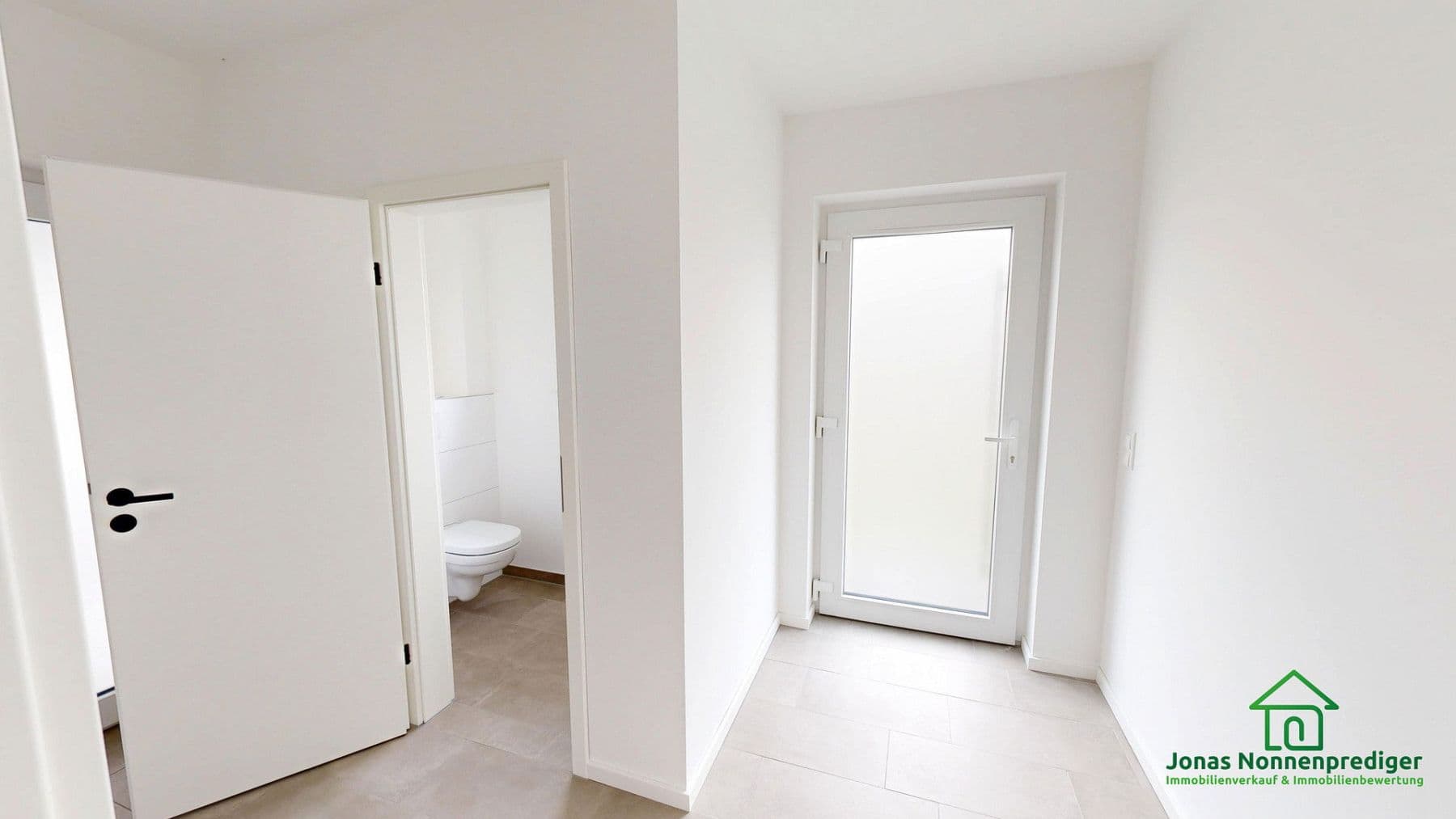 Prodej domu 144 m², pozemek 337 m², Kühls Acker 18, Schwerin, Mecklenburg-Vorpommern Prodej domu 144 m², pozemek 337 m², Kühls Acker 18, Schwerin, Mecklenburg-Vorpommern