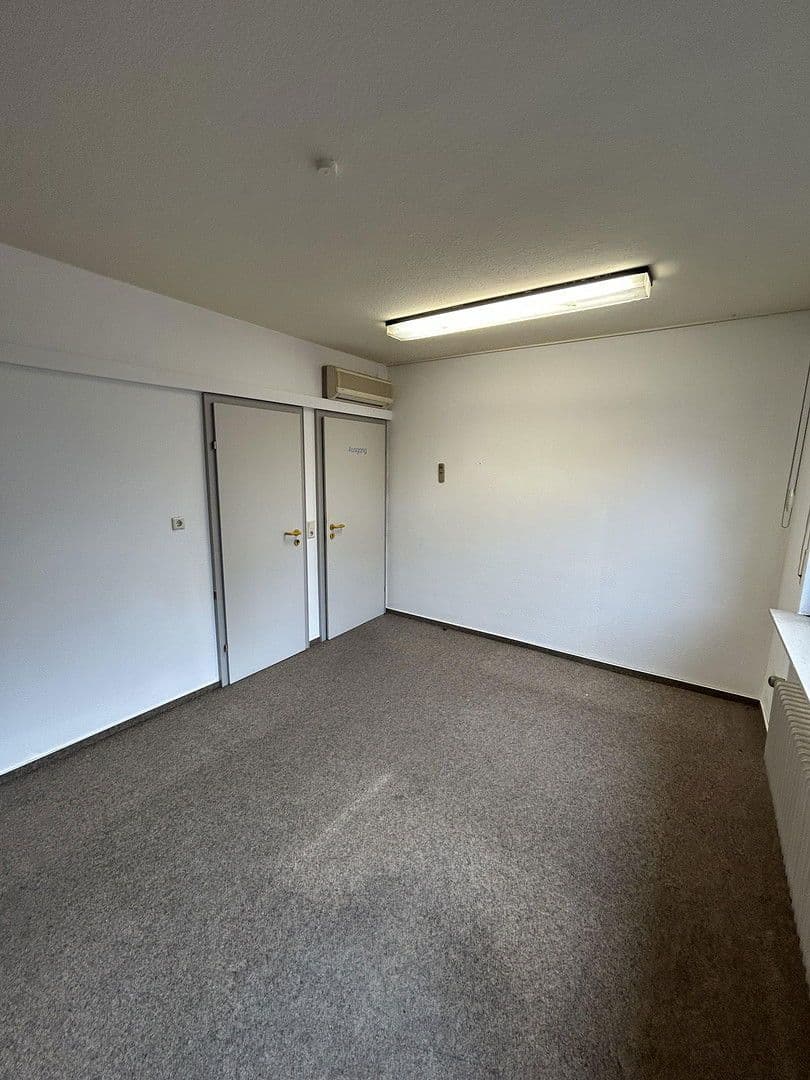 Pronájem kanceláře 250 m², Mutterstadt, Porýní-Falc Pronájem kanceláře 250 m², Mutterstadt, Porýní-Falc