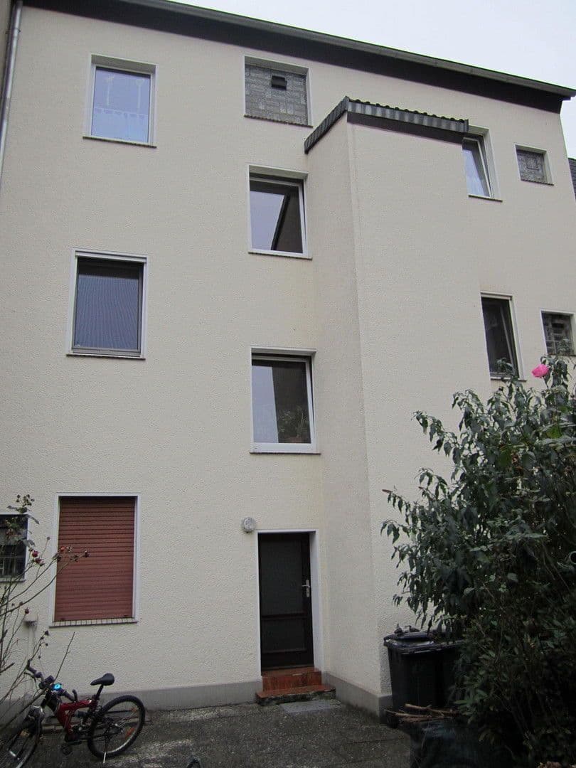 Prodej domu 256 m², pozemek 162 m², Essen, Severní Porýní-Vestfálsko Prodej domu 256 m², pozemek 162 m², Essen, Severní Porýní-Vestfálsko