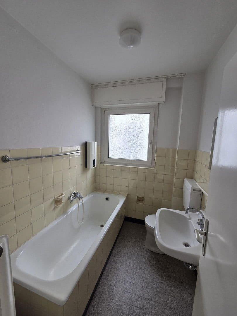 Pronájem bytu 3+1 63 m², Brandsheide 13, Mülheim (Ruhr), Severní Porýní-Vestfálsko Pronájem bytu 3+1 63 m², Brandsheide 13, Mülheim (Ruhr), Severní Porýní-Vestfálsko