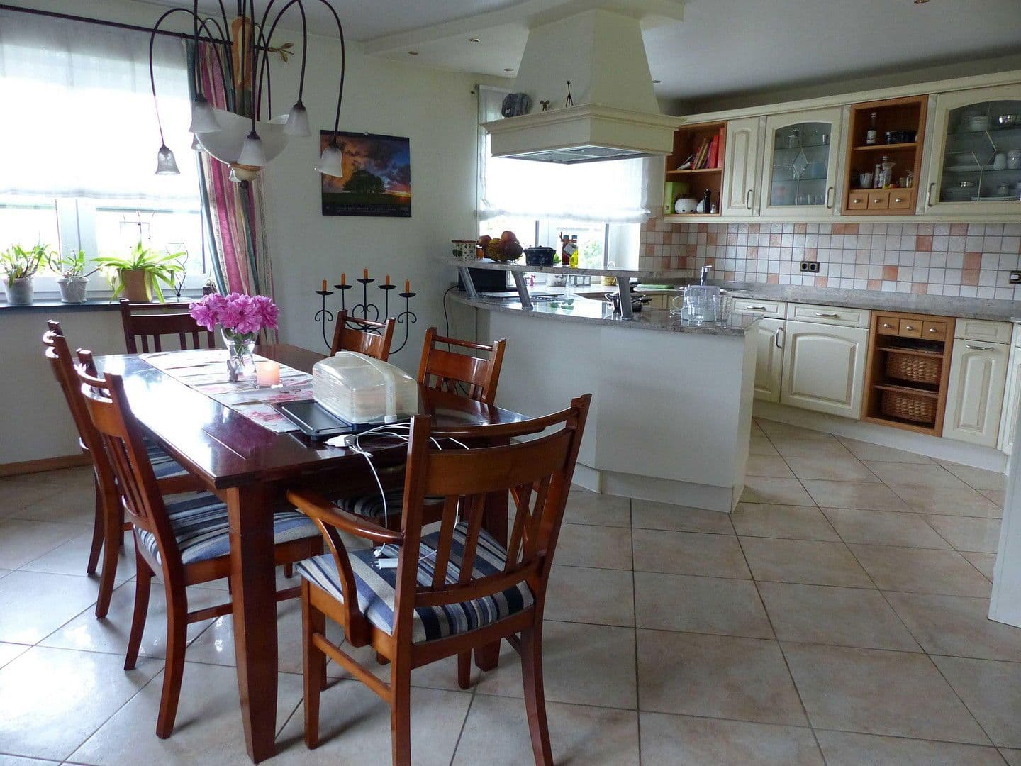 Prodej domu 283 m², pozemek 709 m², Neuenburg am Rhein, Bádensko-Württembersko Prodej domu 283 m², pozemek 709 m², Neuenburg am Rhein, Bádensko-Württembersko