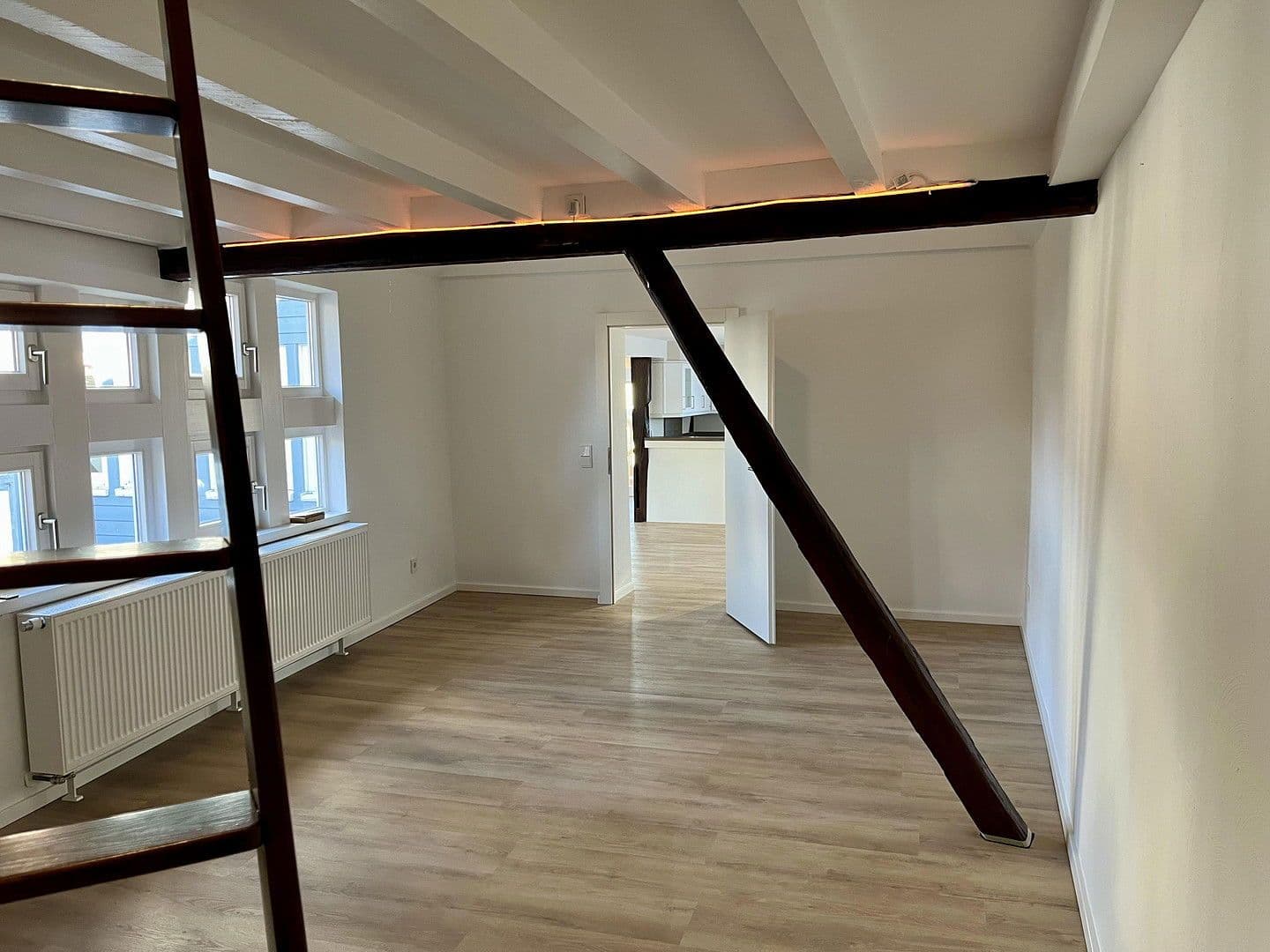 Pronájem bytu 4+kk 122 m², Butzbach, Hessen Pronájem bytu 4+kk 122 m², Butzbach, Hessen