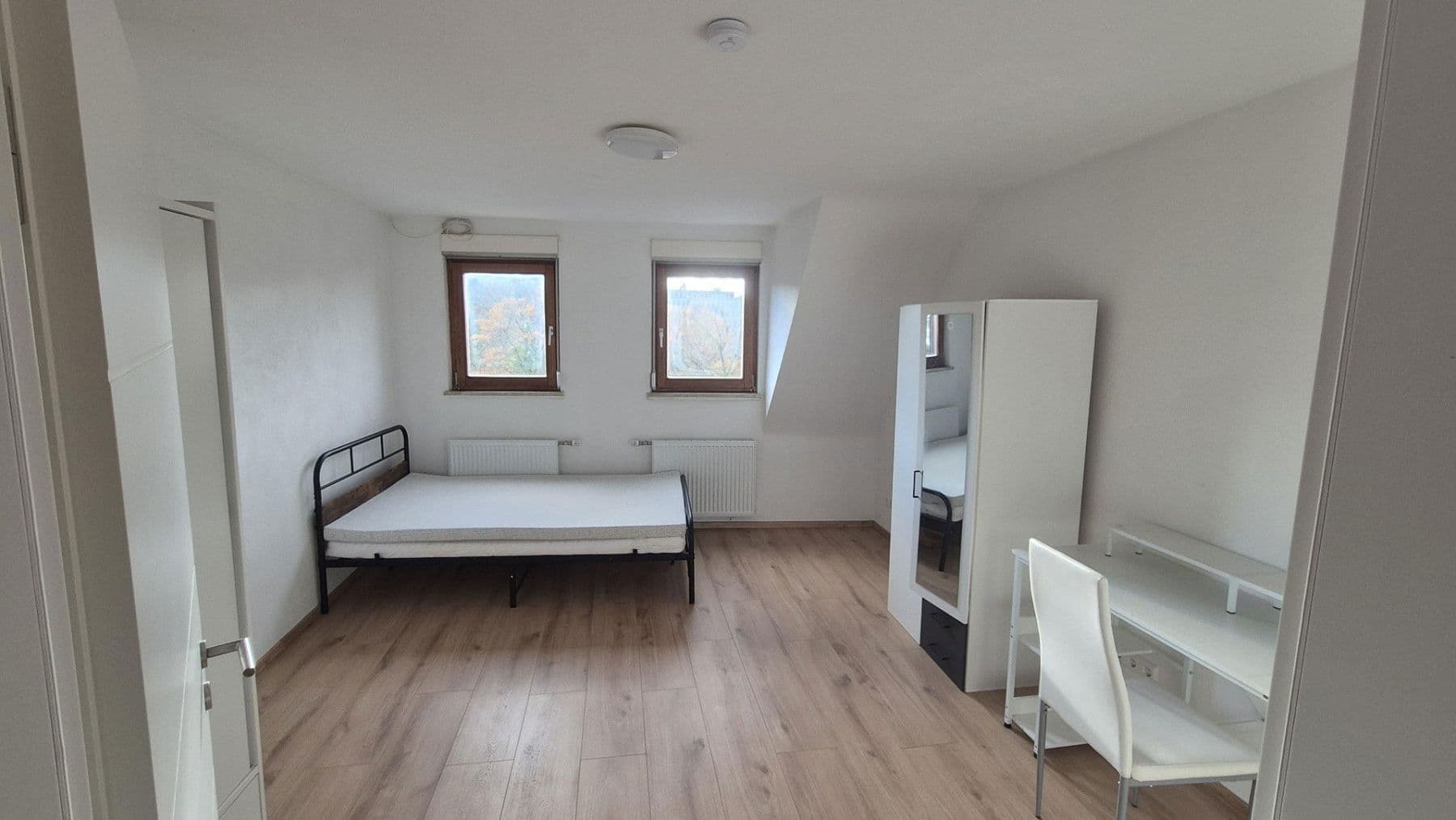 Prodej domu 155 m², pozemek 168 m², Pforzheim, Bádensko-Württembersko Prodej domu 155 m², pozemek 168 m², Pforzheim, Bádensko-Württembersko