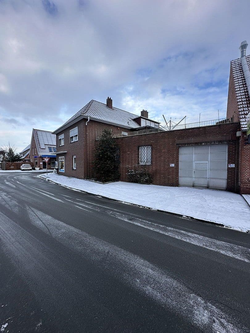 Prodej domu 326 m², pozemek 755 m², Neuenhaus, Dolní Sasko Prodej domu 326 m², pozemek 755 m², Neuenhaus, Dolní Sasko