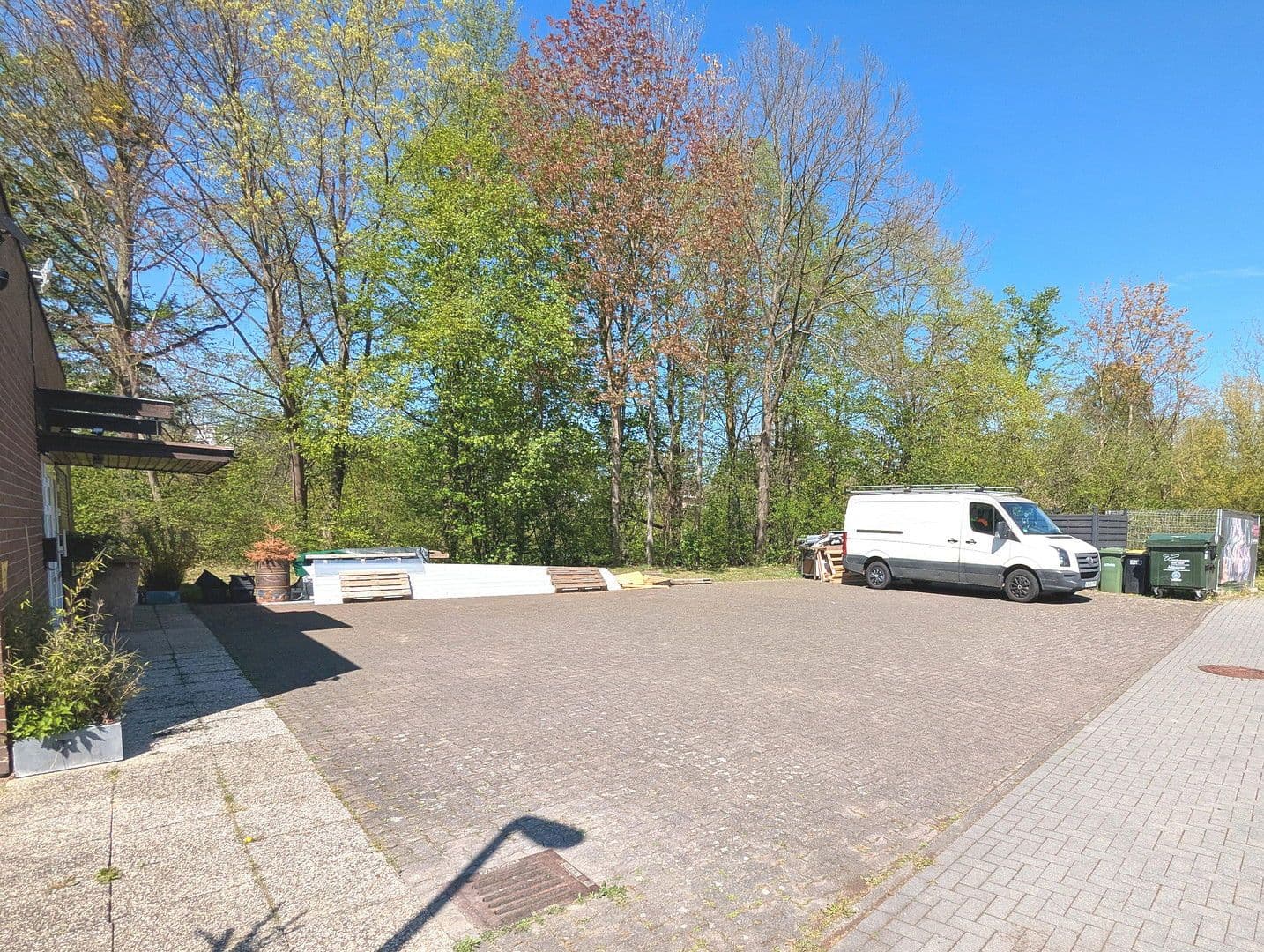 Pronájem nebytového prostoru 300 m², Oberzwehrener Straße 2-4, Baunatal, Hessen Pronájem nebytového prostoru 300 m², Oberzwehrener Straße 2-4, Baunatal, Hessen