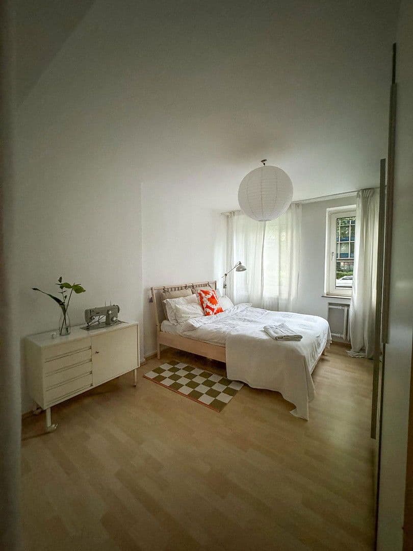 Pronájem bytu 4+1 166 m², Düsseldorf, Severní Porýní-Vestfálsko Pronájem bytu 4+1 166 m², Düsseldorf, Severní Porýní-Vestfálsko