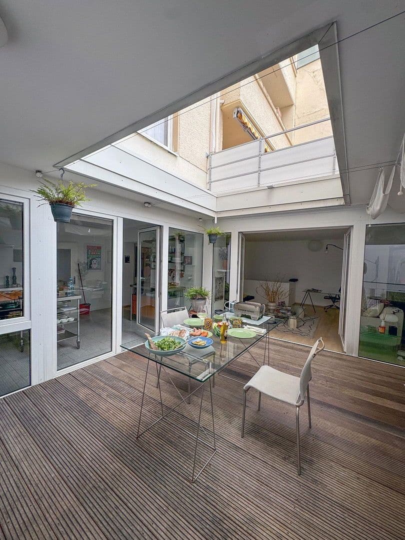 Pronájem bytu 4+1 166 m², Düsseldorf, Severní Porýní-Vestfálsko Pronájem bytu 4+1 166 m², Düsseldorf, Severní Porýní-Vestfálsko