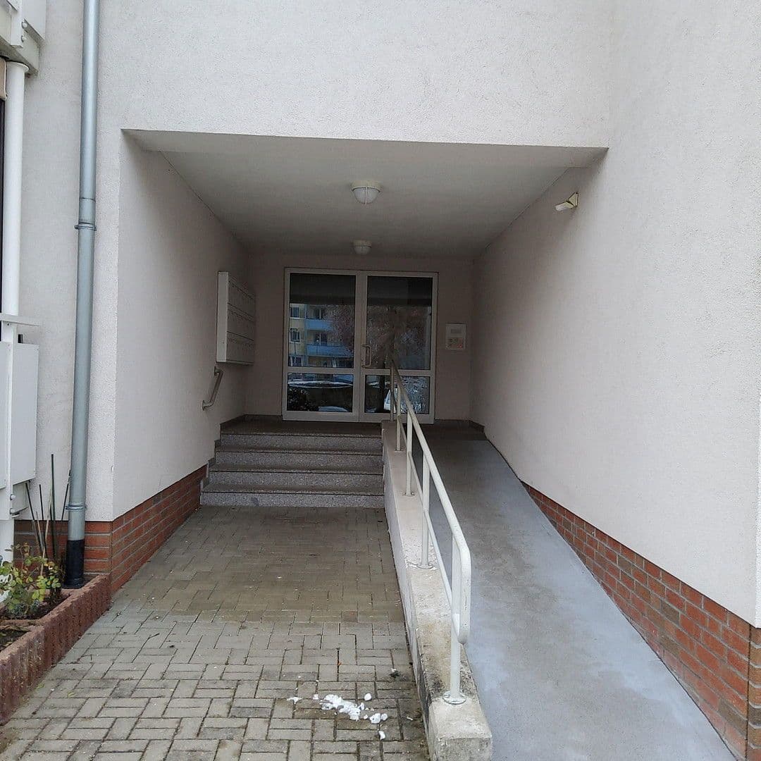 Pronájem bytu 1+kk 40 m², Birkenallee 4, Dessau-Roßlau, Sasko-Anhaltsko Pronájem bytu 1+kk 40 m², Birkenallee 4, Dessau-Roßlau, Sasko-Anhaltsko