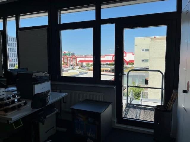 Pronájem kanceláře 270 m², Breitwiesenstraße 13, Stuttgart, Bádensko-Württembersko Pronájem kanceláře 270 m², Breitwiesenstraße 13, Stuttgart, Bádensko-Württembersko