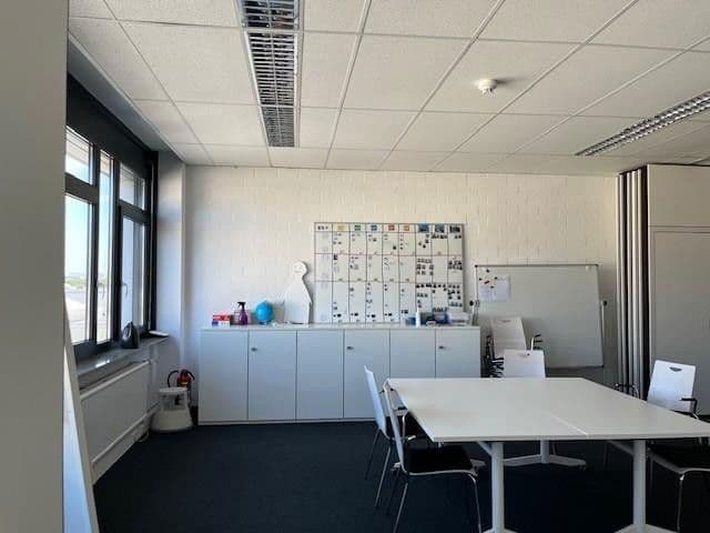 Pronájem kanceláře 270 m², Breitwiesenstraße 13, Stuttgart, Bádensko-Württembersko Pronájem kanceláře 270 m², Breitwiesenstraße 13, Stuttgart, Bádensko-Württembersko