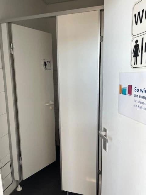 Pronájem kanceláře 270 m², Breitwiesenstraße 13, Stuttgart, Bádensko-Württembersko Pronájem kanceláře 270 m², Breitwiesenstraße 13, Stuttgart, Bádensko-Württembersko