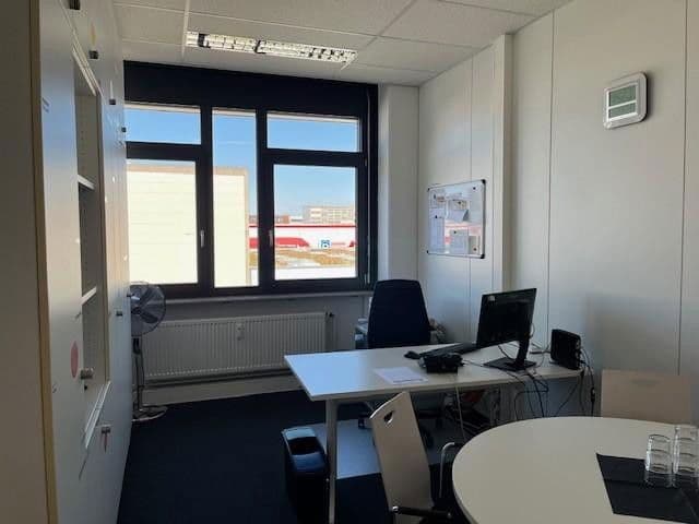 Pronájem kanceláře 270 m², Breitwiesenstraße 13, Stuttgart, Bádensko-Württembersko Pronájem kanceláře 270 m², Breitwiesenstraße 13, Stuttgart, Bádensko-Württembersko