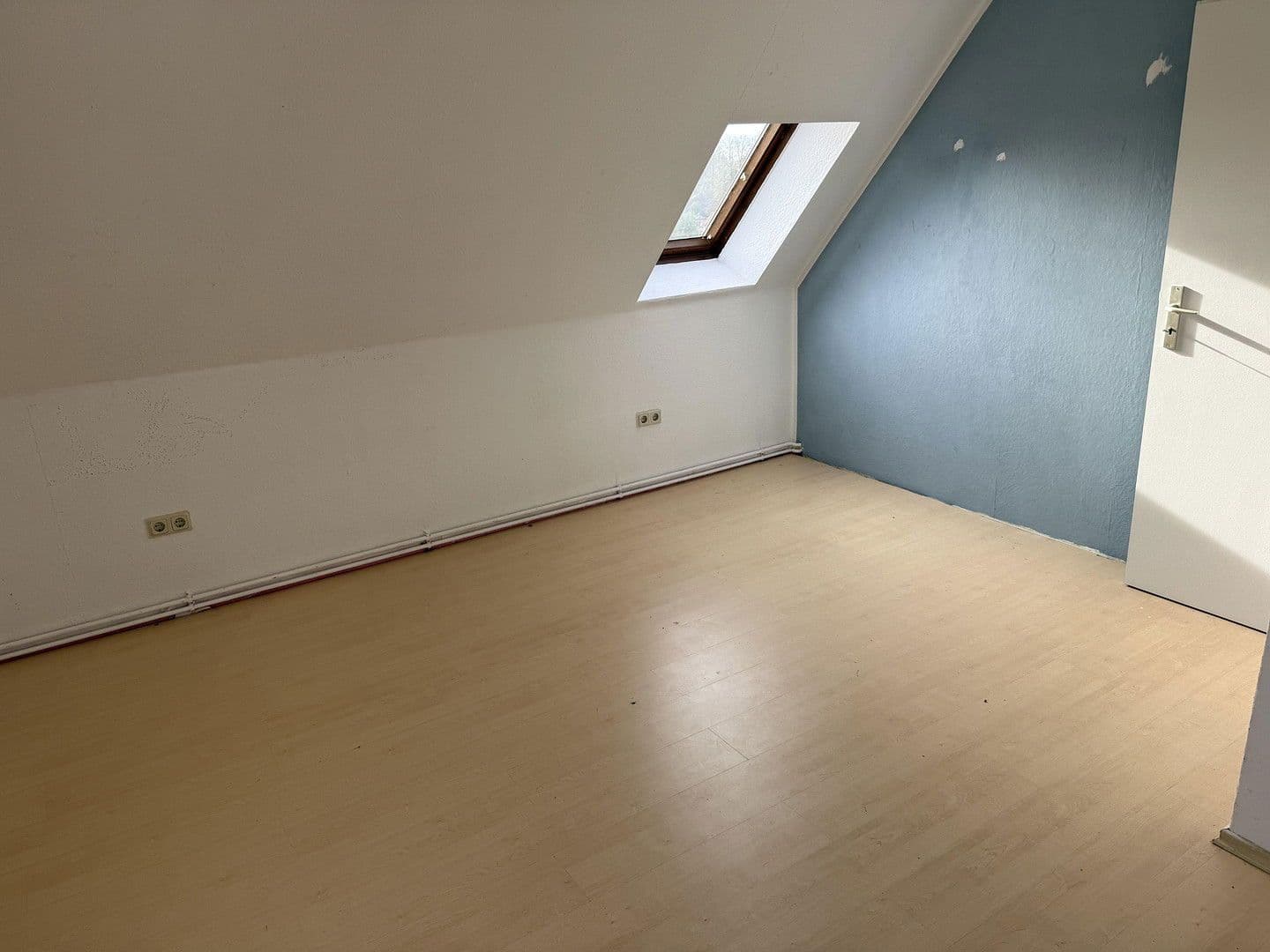 Pronájem bytu 4+1 69 m², Hötensleben, Sasko-Anhaltsko Pronájem bytu 4+1 69 m², Hötensleben, Sasko-Anhaltsko