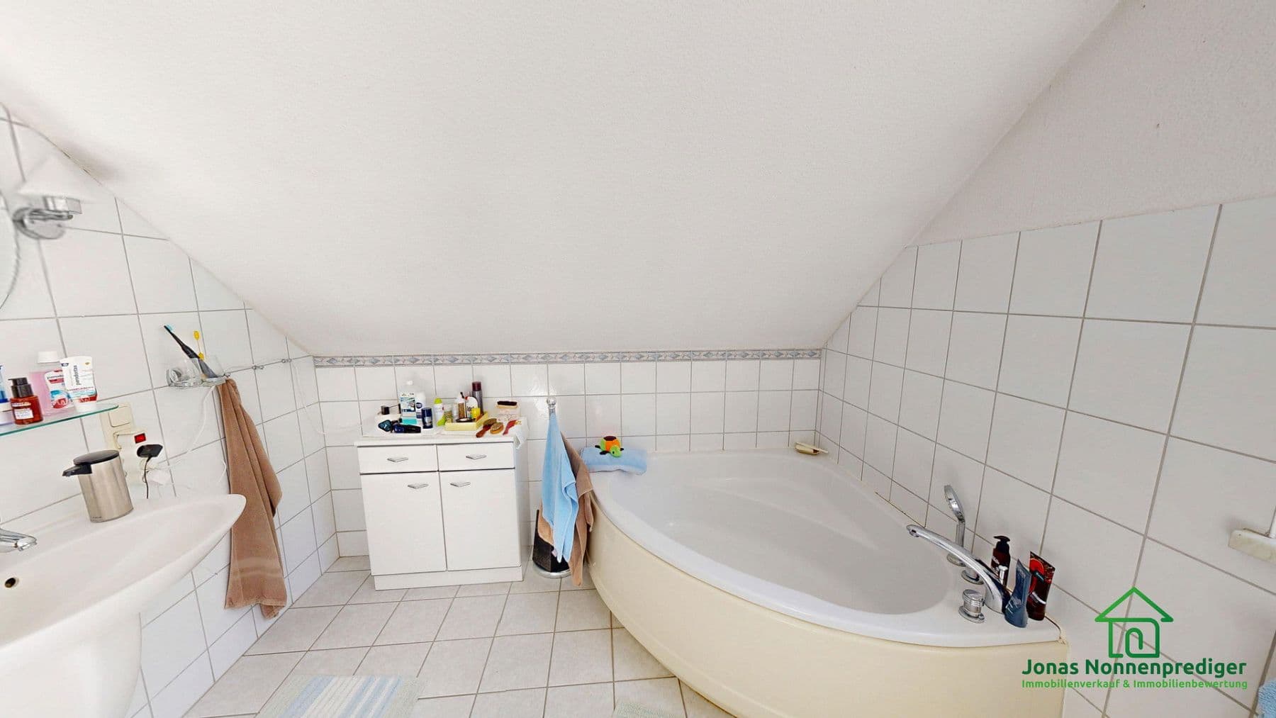 Prodej domu 185 m², pozemek 8.658 m², Bahnhofsweg 8, Alt Sührkow, Mecklenburg-Vorpommern Prodej domu 185 m², pozemek 8.658 m², Bahnhofsweg 8, Alt Sührkow, Mecklenburg-Vorpommern