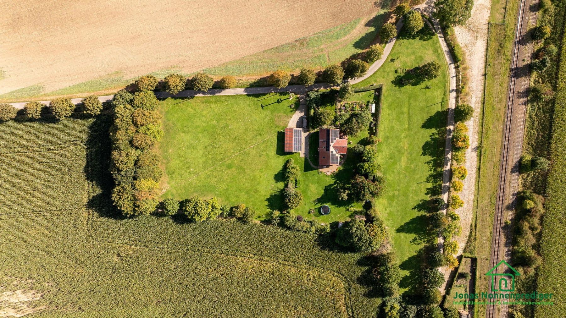 Prodej domu 185 m², pozemek 8.658 m², Bahnhofsweg 8, Alt Sührkow, Mecklenburg-Vorpommern Prodej domu 185 m², pozemek 8.658 m², Bahnhofsweg 8, Alt Sührkow, Mecklenburg-Vorpommern