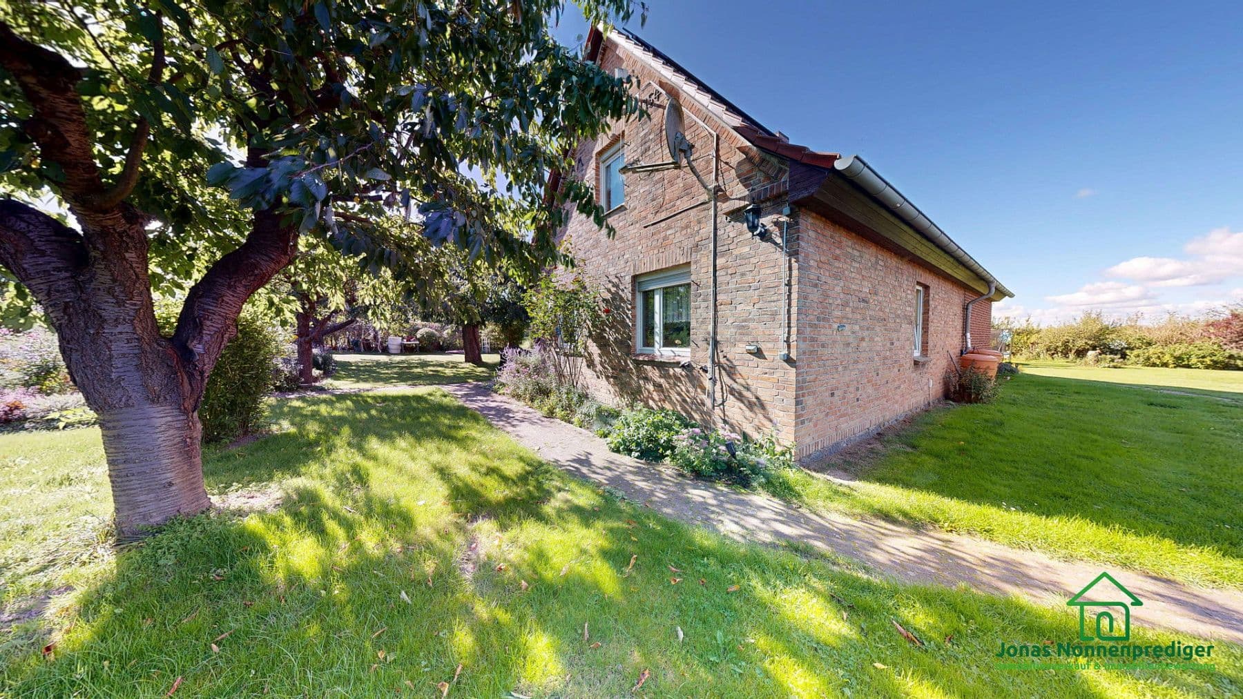 Prodej domu 185 m², pozemek 8.658 m², Bahnhofsweg 8, Alt Sührkow, Mecklenburg-Vorpommern Prodej domu 185 m², pozemek 8.658 m², Bahnhofsweg 8, Alt Sührkow, Mecklenburg-Vorpommern