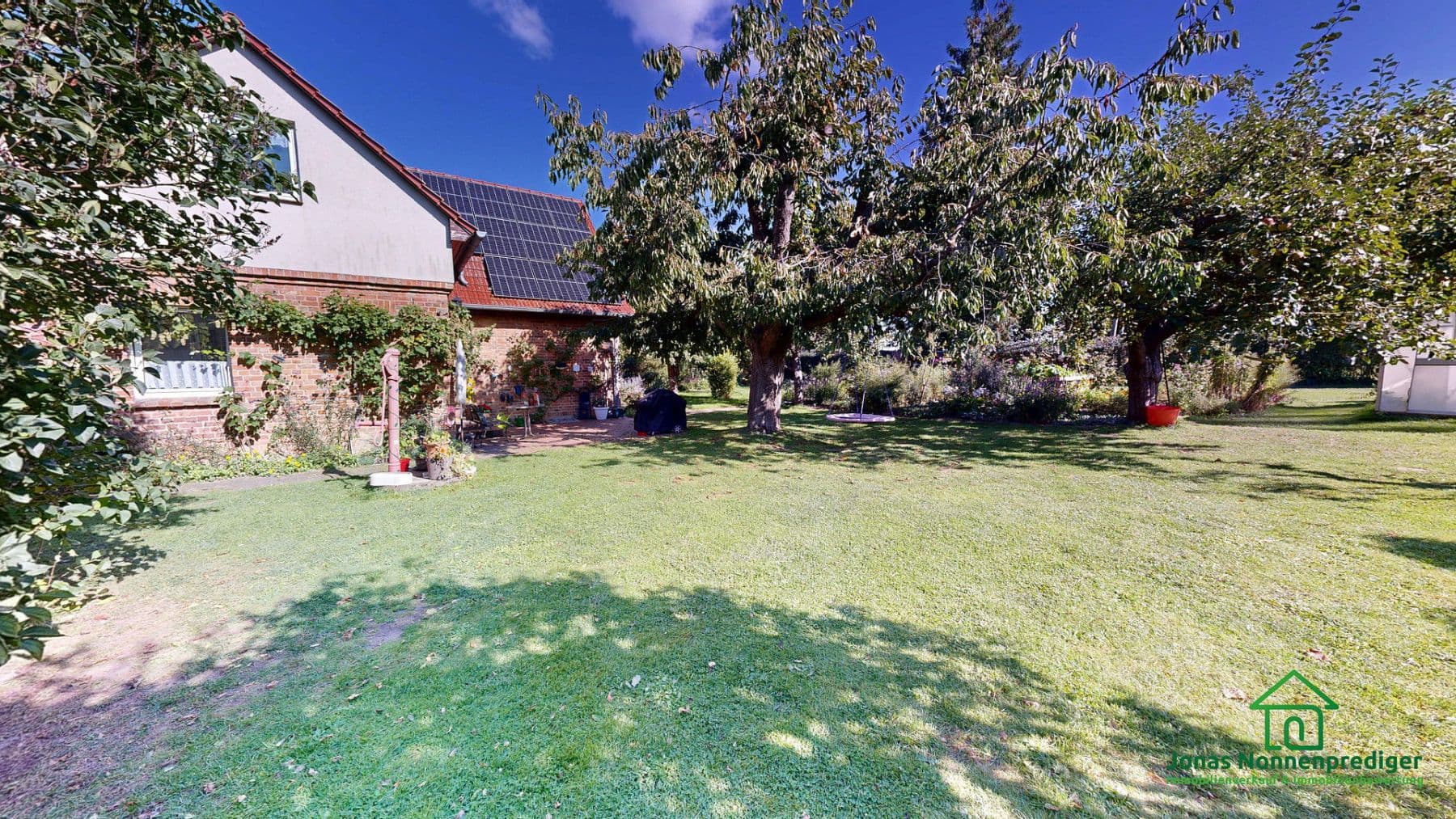 Prodej domu 185 m², pozemek 8.658 m², Bahnhofsweg 8, Alt Sührkow, Mecklenburg-Vorpommern Prodej domu 185 m², pozemek 8.658 m², Bahnhofsweg 8, Alt Sührkow, Mecklenburg-Vorpommern