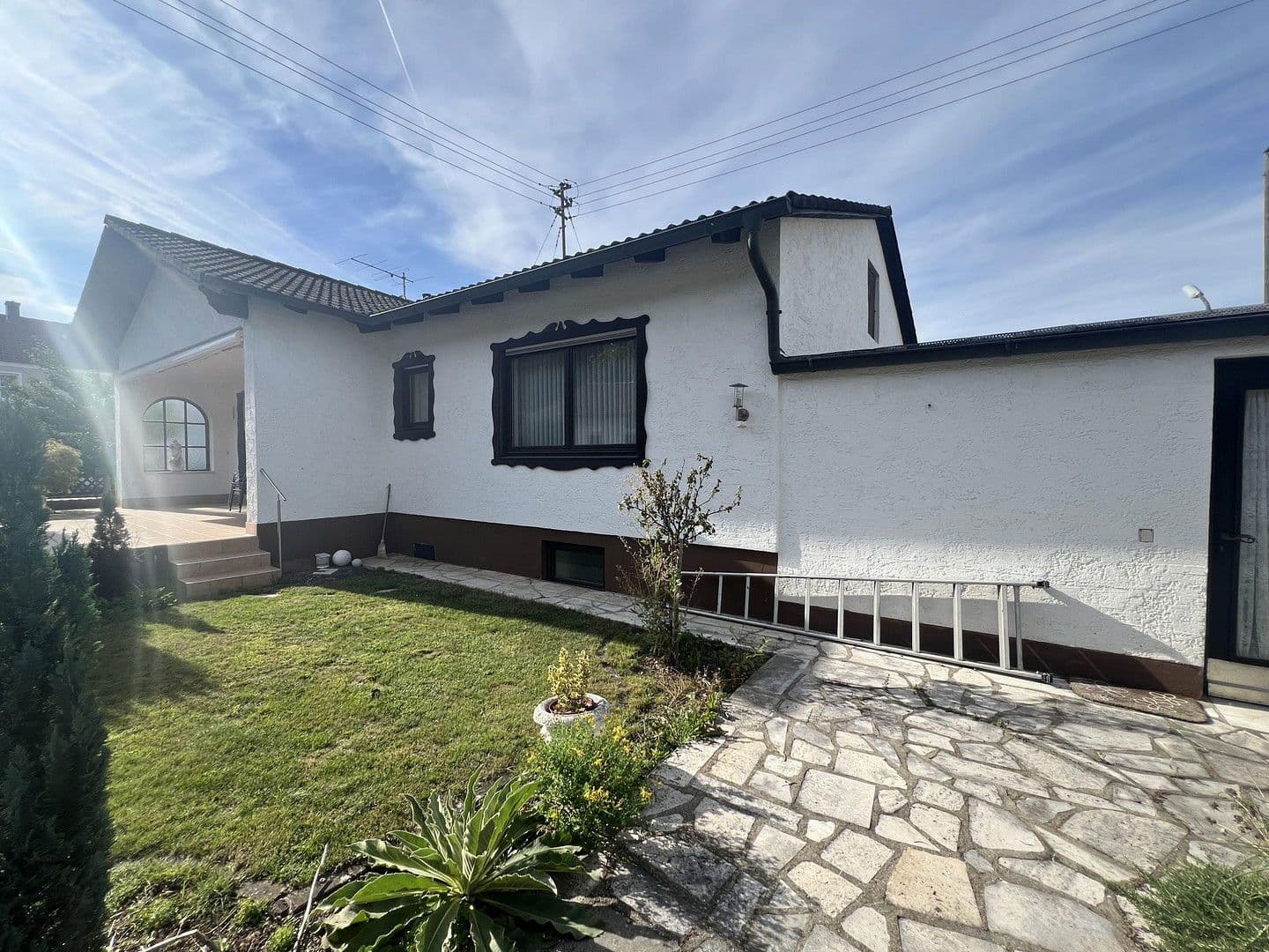 Prodej domu 107 m², pozemek 462 m², Pfarrstraße 17, Ernsgaden, Bavorsko Prodej domu 107 m², pozemek 462 m², Pfarrstraße 17, Ernsgaden, Bavorsko