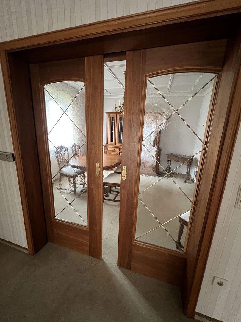 Prodej domu 107 m², pozemek 462 m², Pfarrstraße 17, Ernsgaden, Bavorsko Prodej domu 107 m², pozemek 462 m², Pfarrstraße 17, Ernsgaden, Bavorsko