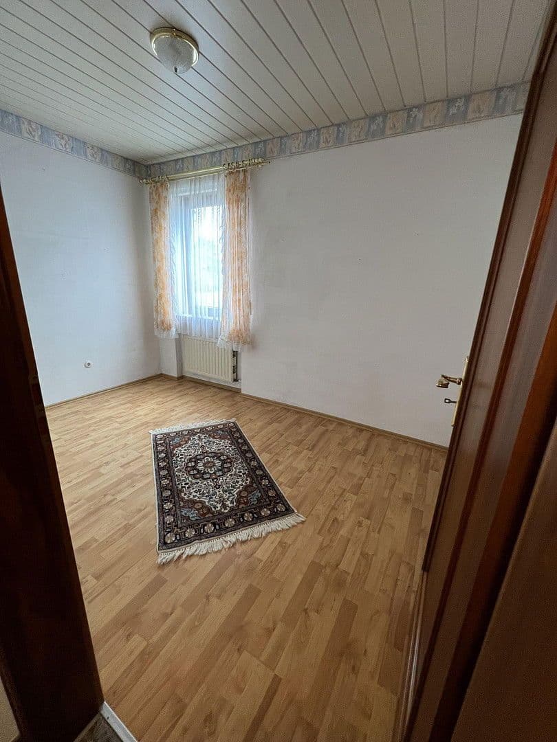 Prodej domu 107 m², pozemek 462 m², Pfarrstraße 17, Ernsgaden, Bavorsko Prodej domu 107 m², pozemek 462 m², Pfarrstraße 17, Ernsgaden, Bavorsko