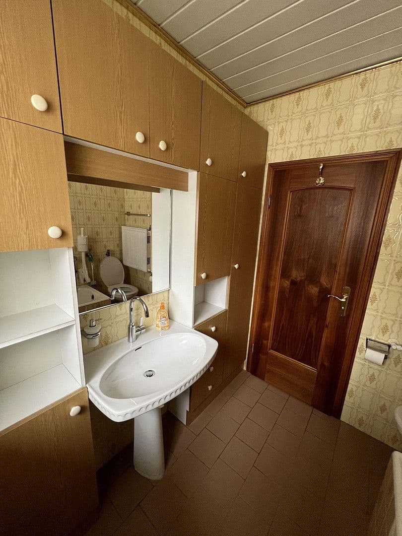 Prodej domu 107 m², pozemek 462 m², Pfarrstraße 17, Ernsgaden, Bavorsko Prodej domu 107 m², pozemek 462 m², Pfarrstraße 17, Ernsgaden, Bavorsko