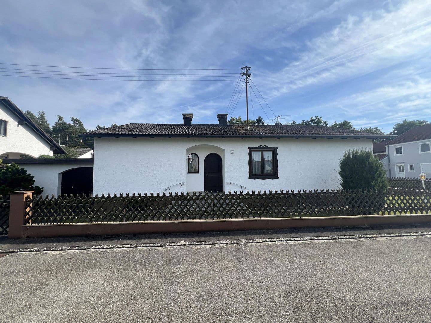 Prodej domu 107 m², pozemek 462 m², Pfarrstraße 17, Ernsgaden, Bavorsko Prodej domu 107 m², pozemek 462 m², Pfarrstraße 17, Ernsgaden, Bavorsko