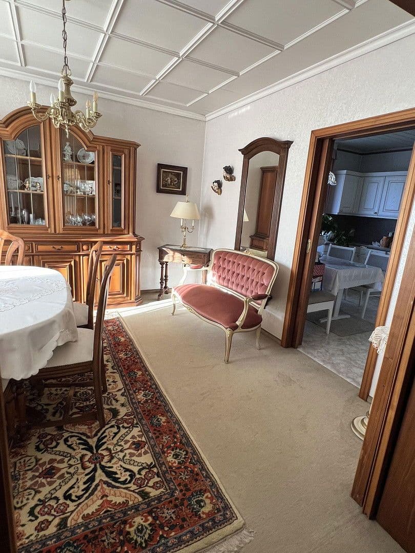 Prodej domu 107 m², pozemek 462 m², Pfarrstraße 17, Ernsgaden, Bavorsko Prodej domu 107 m², pozemek 462 m², Pfarrstraße 17, Ernsgaden, Bavorsko